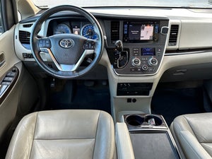 2017 Toyota Sienna XLE Premium 8 Passenger